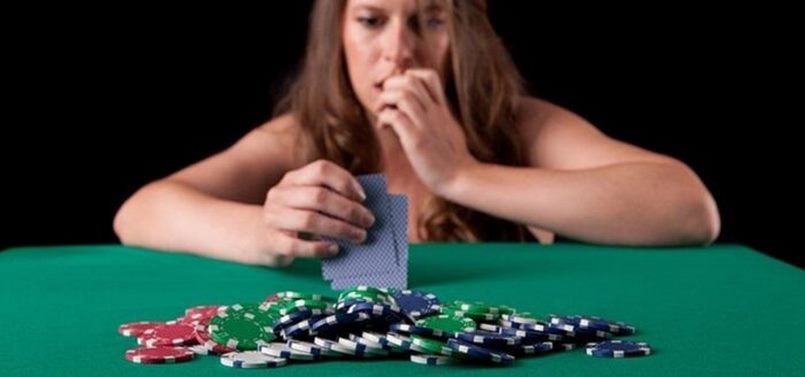 Những chiến thuật Bluff trong poker là gì?