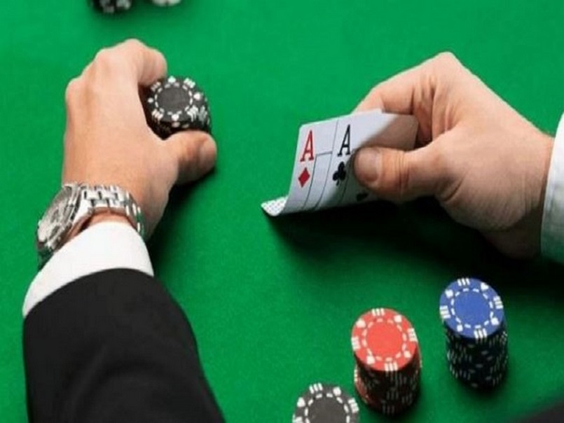 Những tình huống tốt cho quá trình bluff in poker