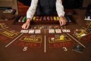 Hướng dẫn cách chơi Baccarat đúng luật